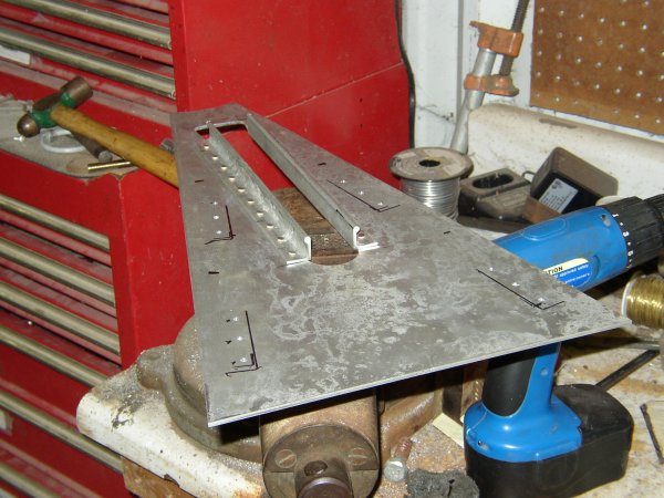 Tailskid guide plate