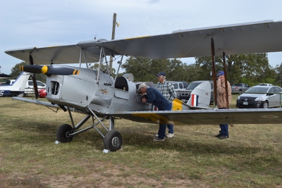 Visiting DeHavilland Tiger Moth
